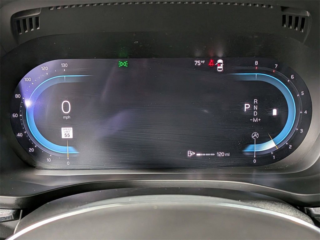 Used 2023 Volvo XC60 B5 Plus image 13