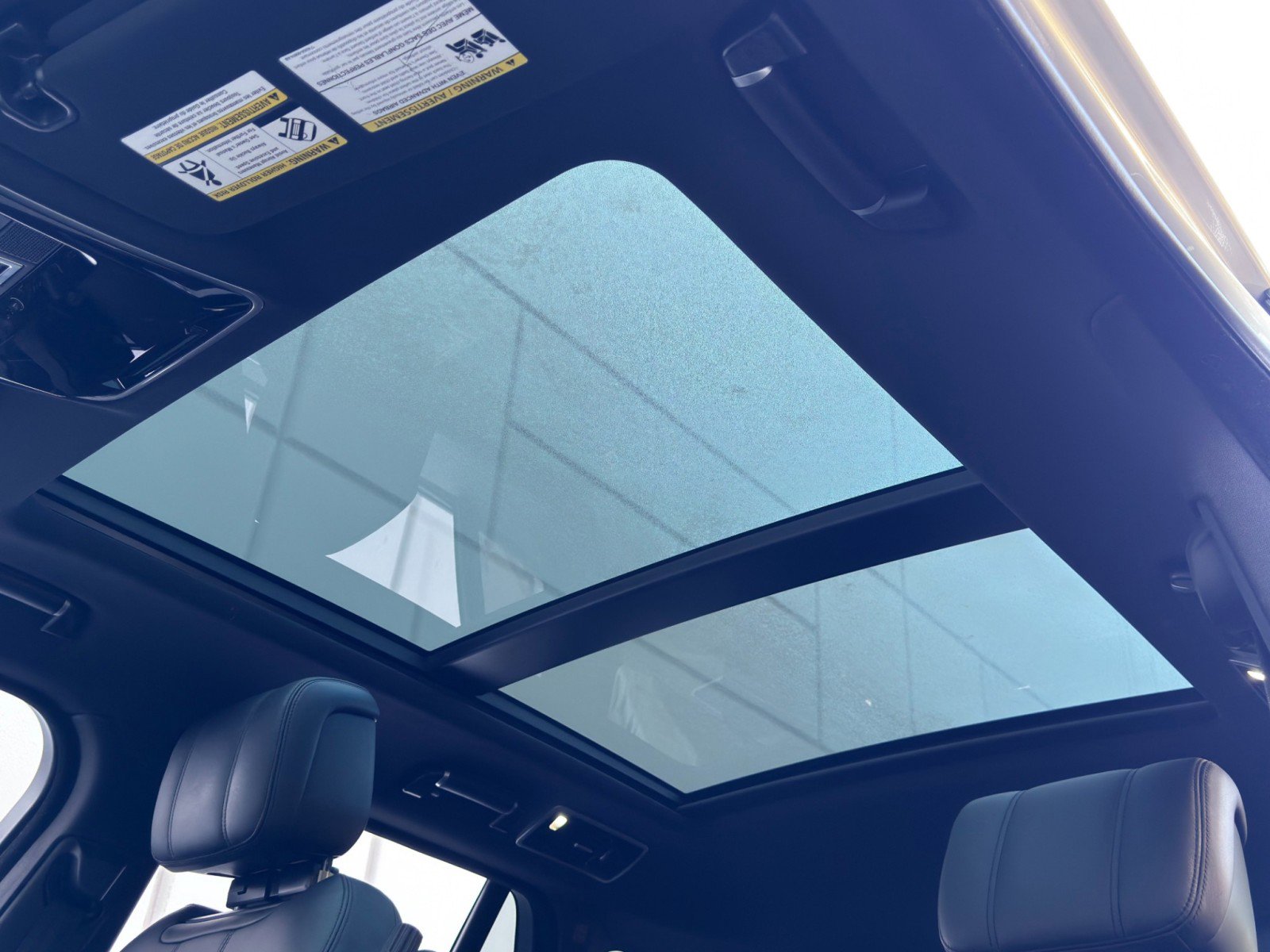 Used 2018 Land Rover Range Rover HSE image 11