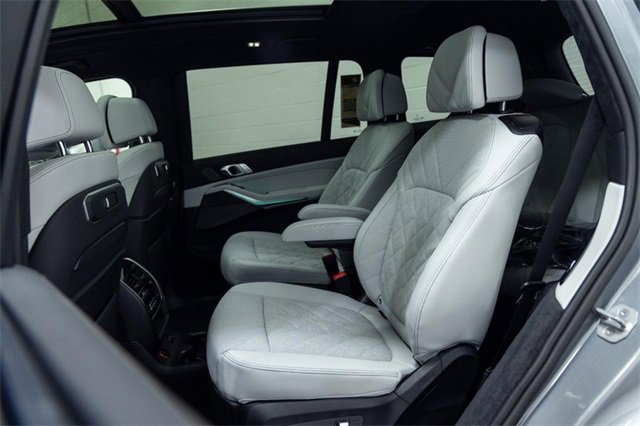 Certified 2025 BMW X7 xDrive40i image 22