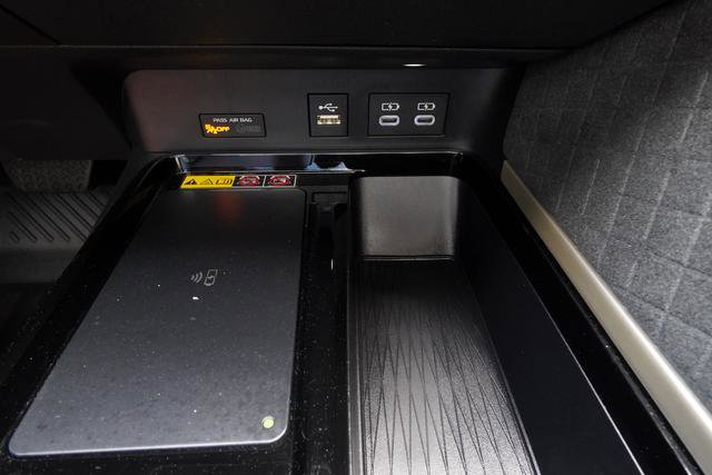 Used 2025 Toyota Camry XLE image 20