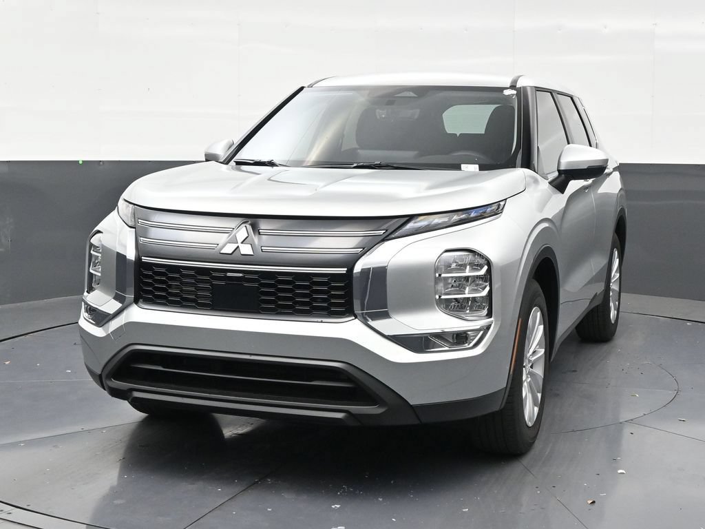 New 2026 Mitsubishi Outlander ES FWD image 8