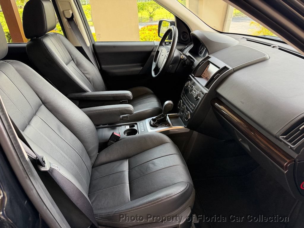 Used 2014 Land Rover LR2 AWD/4WD image 10