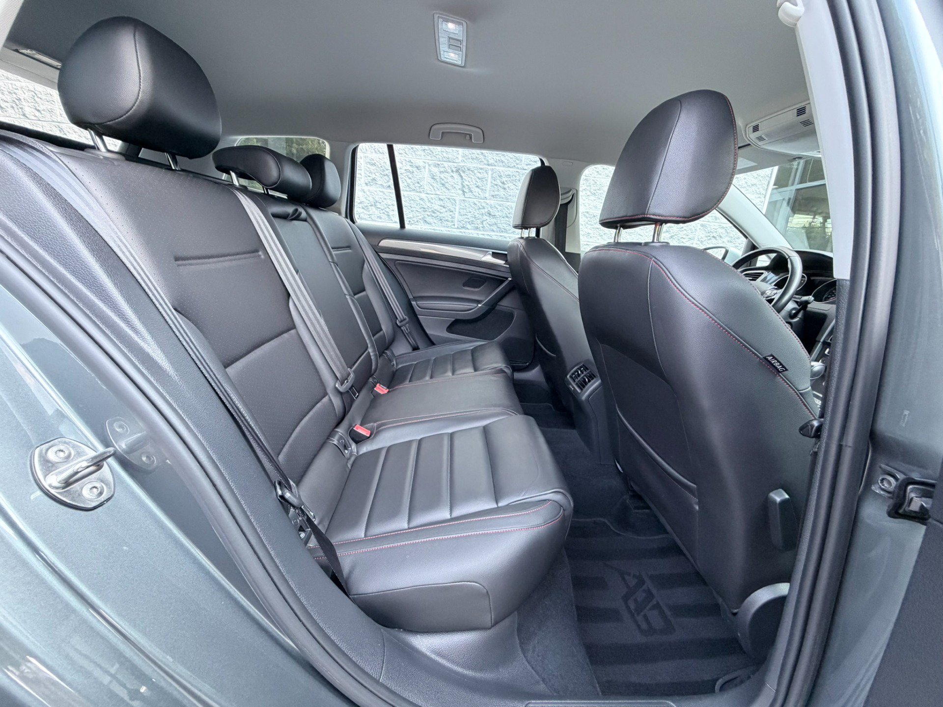 Used 2018 Volkswagen Golf Alltrack S AWD/4WD image 23