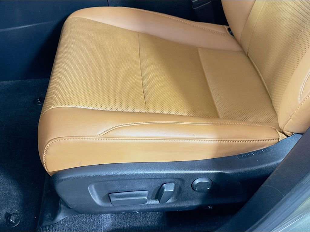 Used 2021 Lexus RX 350L FWD w/ Premium Package image 24