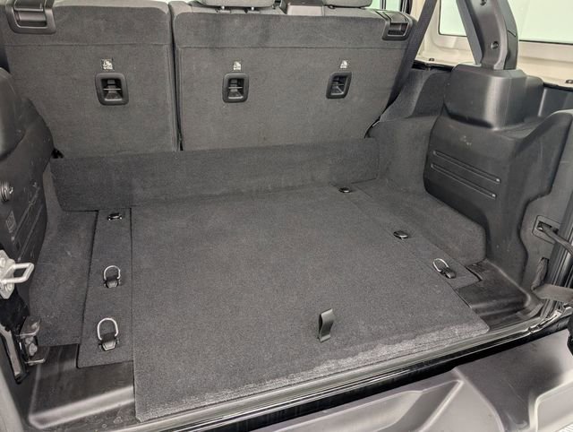 Used 2025 Jeep Wrangler Unlimited Sahara image 27