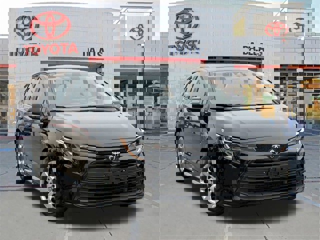 Used 2025 Toyota Corolla LE image 1