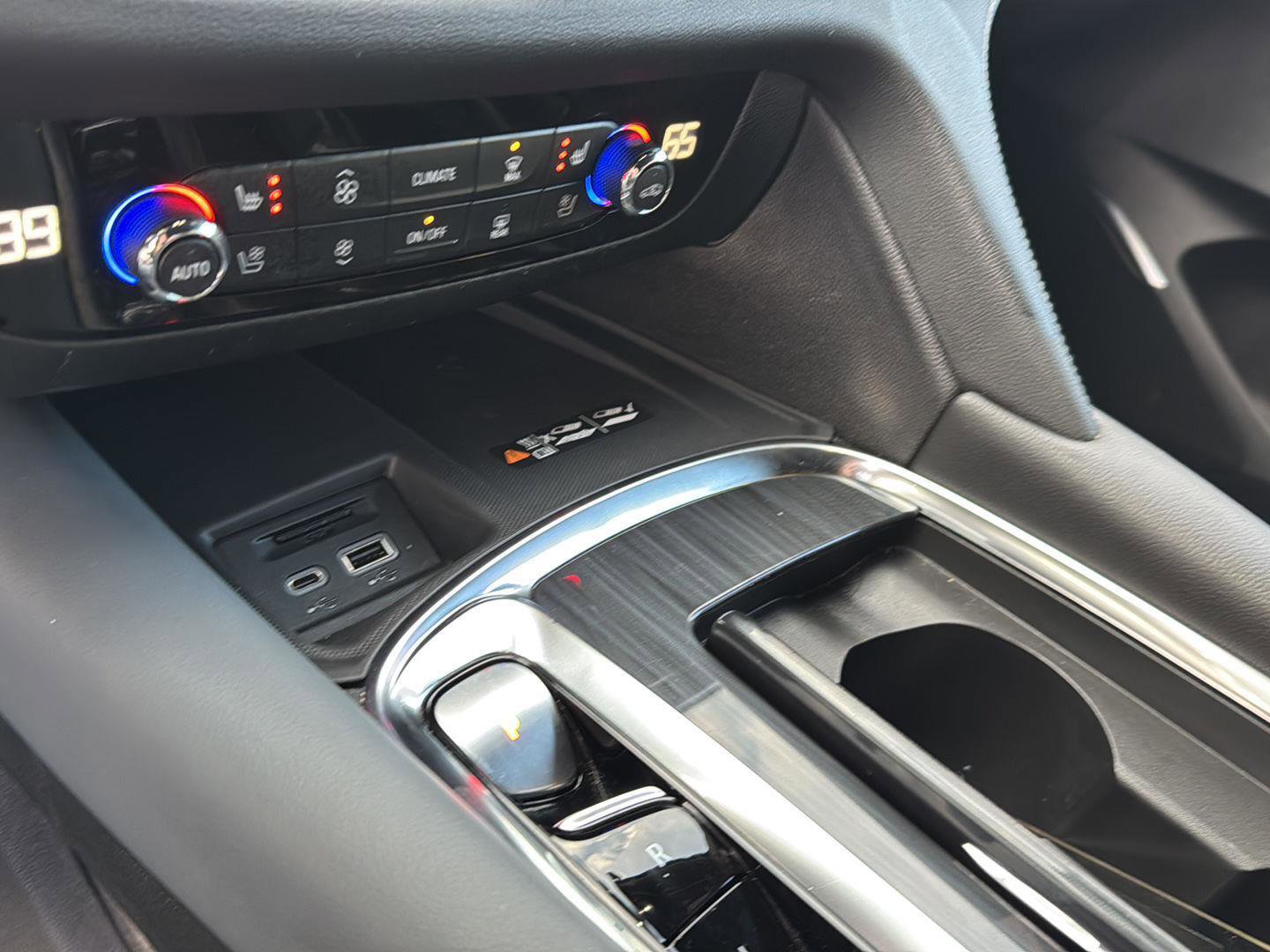 Used 2024 Buick Enclave Premium image 24