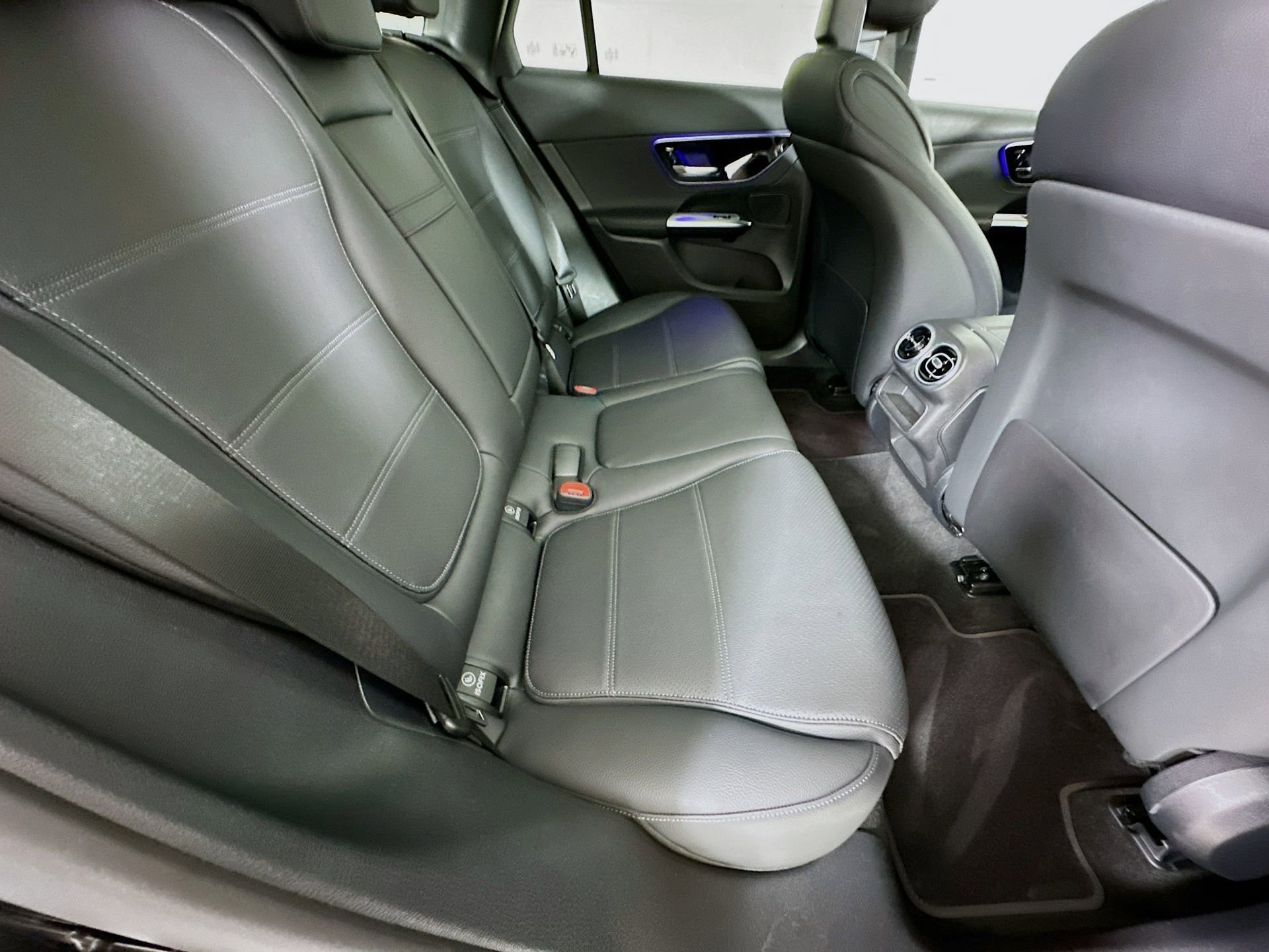 Certified 2025 Mercedes-Benz GLC 300 image 28