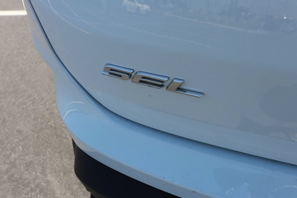 Used 2024 Ford Edge SEL AWD/4WD image 7