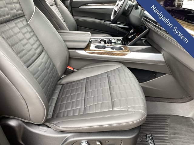 Used 2026 Cadillac Escalade Platinum Sport w/ LPO, ONYX Package AWD/4WD image 13