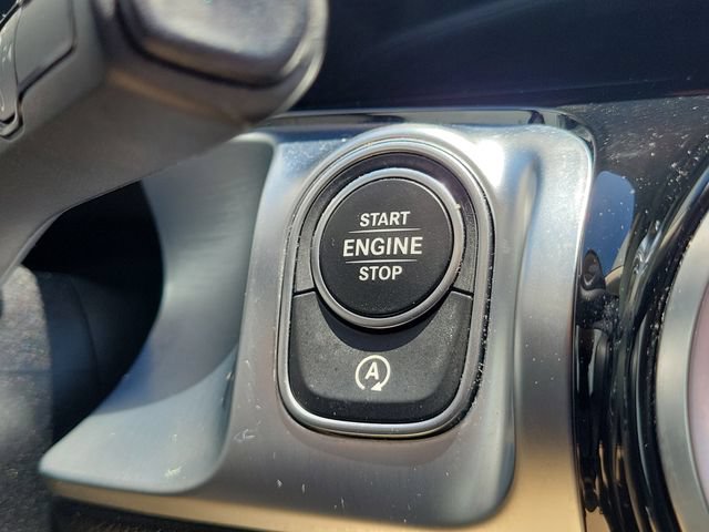 Used 2023 Mercedes-Benz GLB 250 image 32