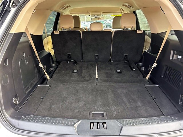 Used 2022 Ford Explorer XLT w/ Equipment Group 202A image 16