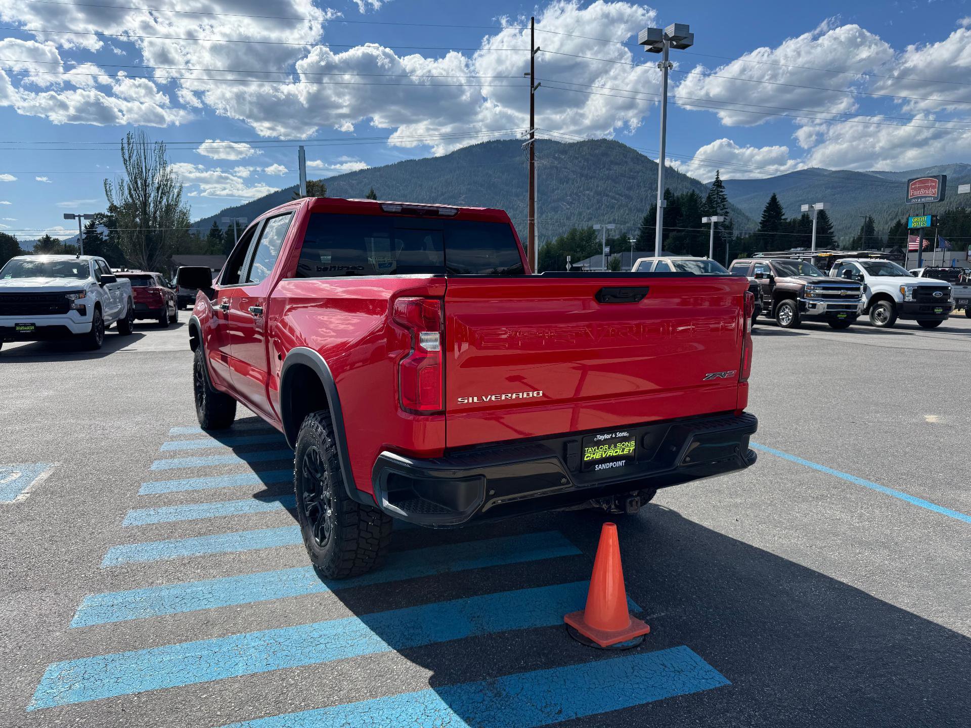 Used 2023 Chevrolet Silverado 1500 ZR2 image 5
