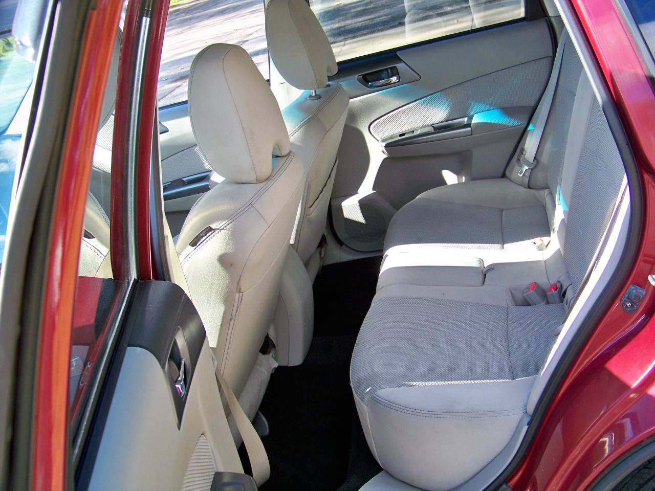 Used 2013 Subaru Forester 2.5X Premium w/ Popular Pkg 3 AWD/4WD image 22