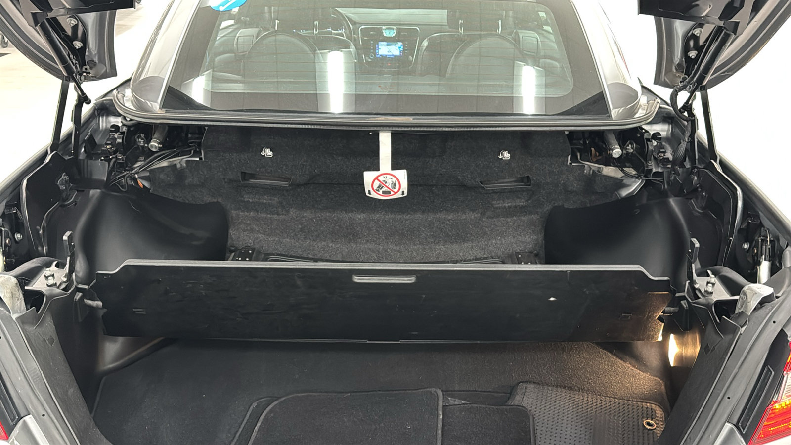 Used 2013 Chrysler 200 Limited FWD image 24