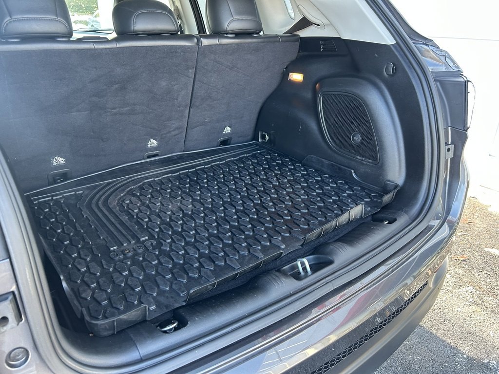 Used 2021 Jeep Compass Latitude w/ Sun and Sound Group image 11