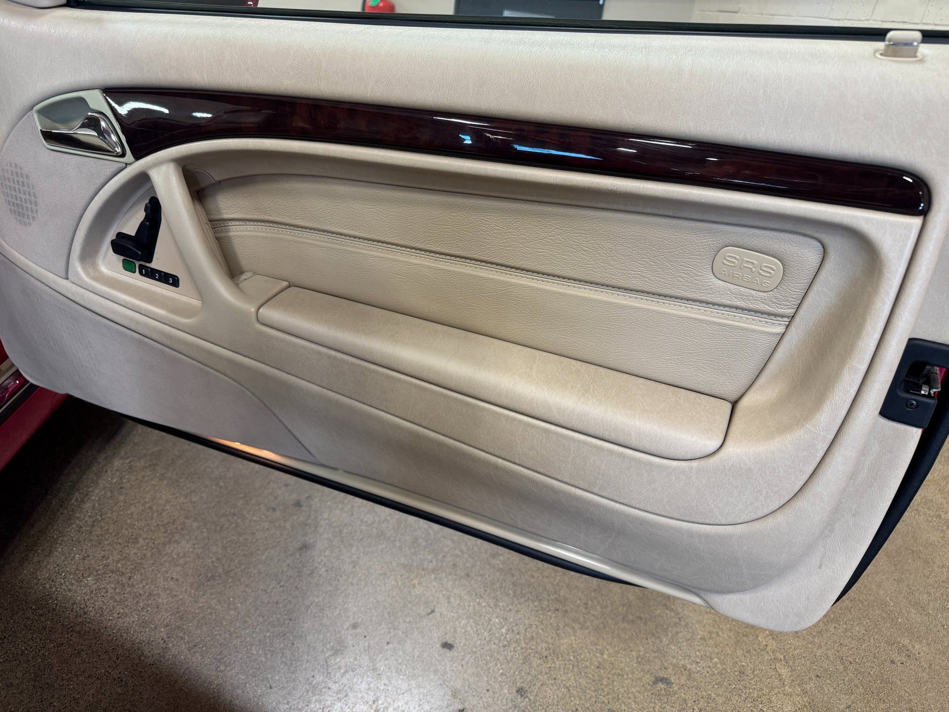 Used 1997 Mercedes-Benz SL 320 image 58