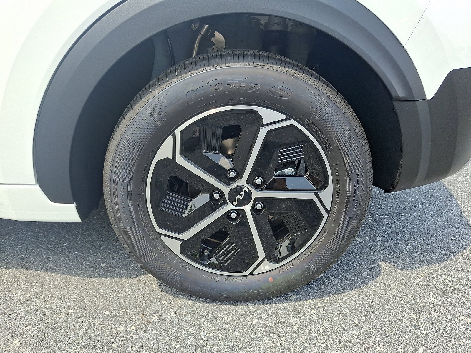 New 2026 Kia Niro EX FWD image 5