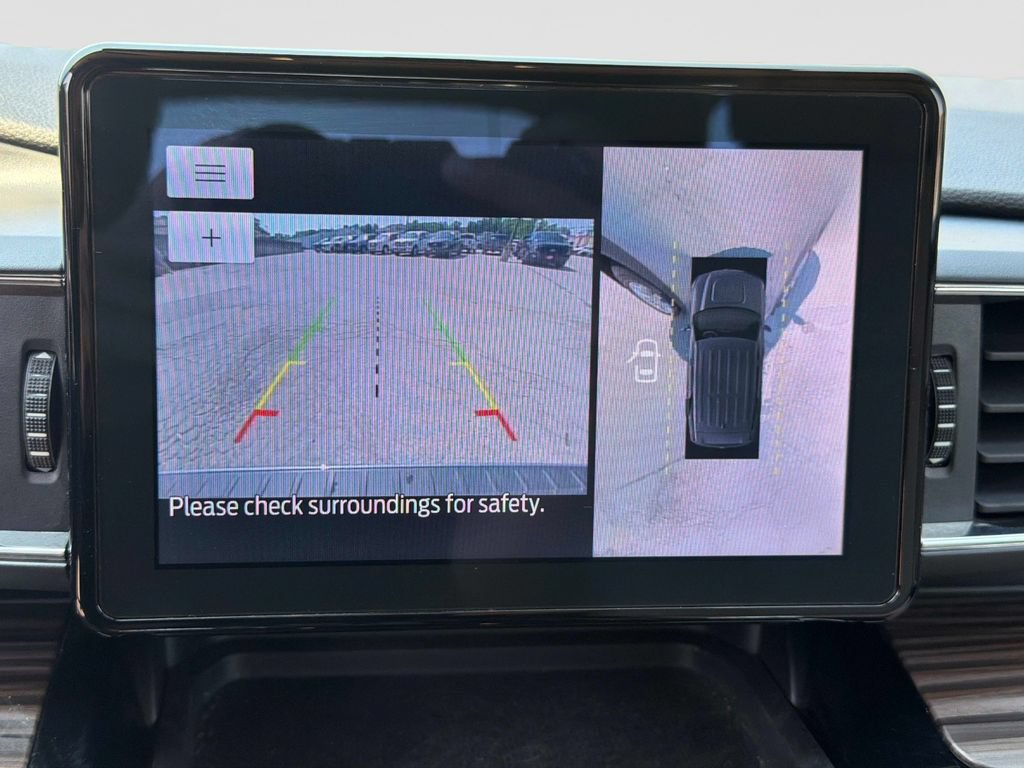 Used 2022 Ford Explorer Limited w/ Equipment Group 301A AWD/4WD image 28
