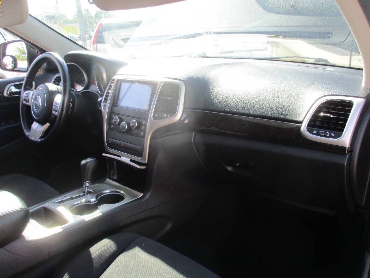 Used 2012 Jeep Grand Cherokee Laredo AWD/4WD image 34