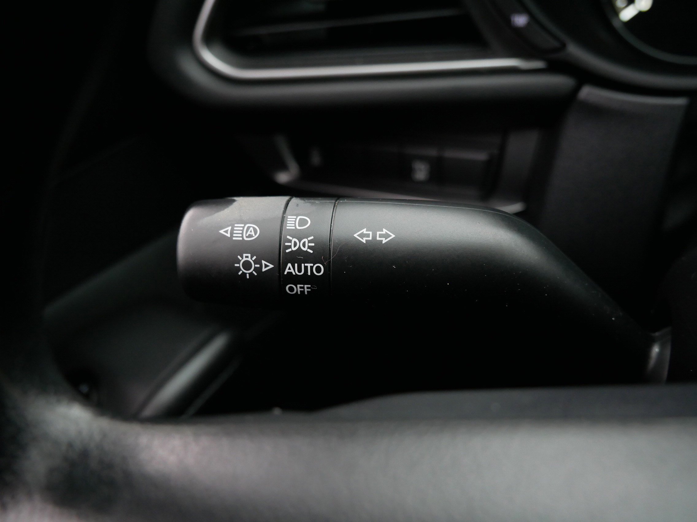 Used 2021 MAZDA CX-30 FWD 2.5 S image 33