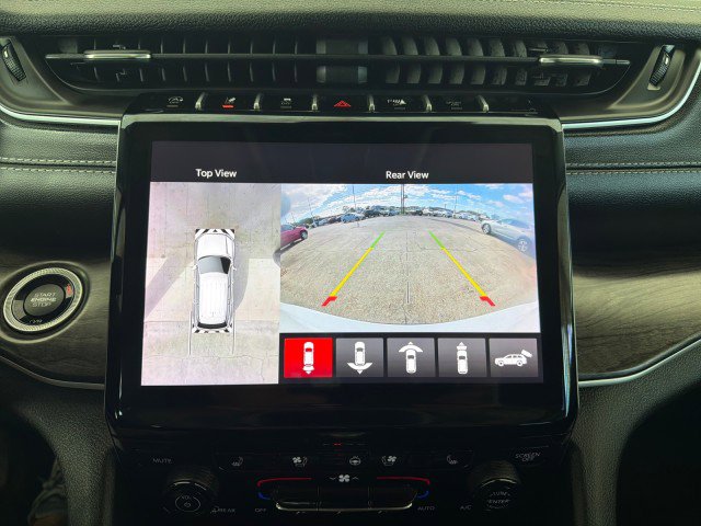 Used 2023 Jeep Grand Cherokee L Limited w/ Luxury Tech Group II image 24