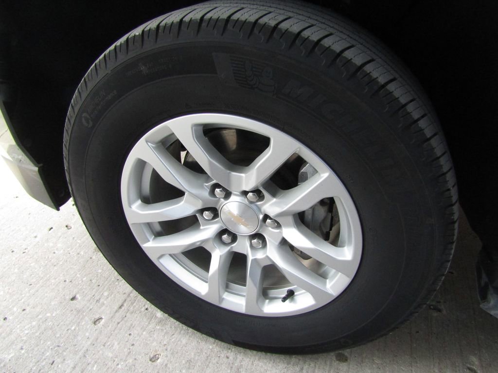 Used 2024 Chevrolet Tahoe LT image 30