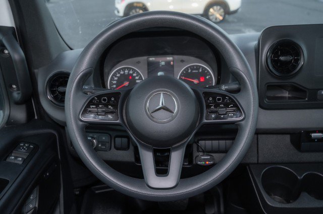 Used 2024 Mercedes-Benz Sprinter 2500 image 33