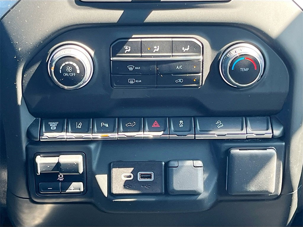 Used 2024 Chevrolet Silverado 2500 Custom w/ Custom Value Package image 15