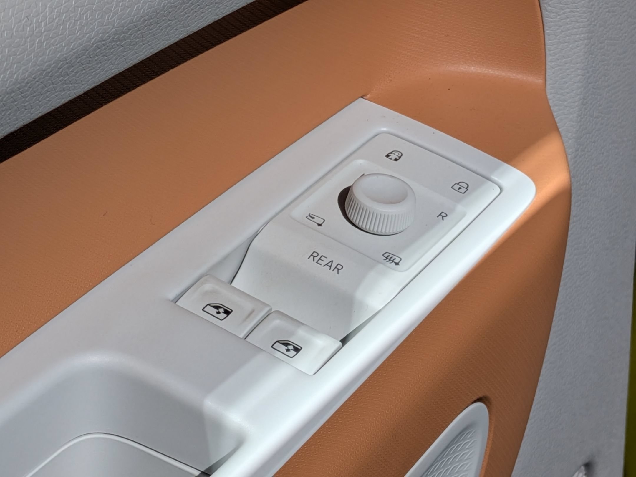 New 2025 Volkswagen ID. Buzz 1st Edition AWD/4WD image 10