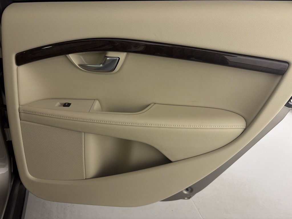 Used 2015 Volvo XC70 T6 Platinum image 36