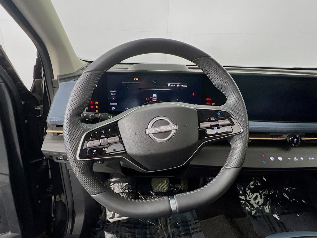 Used 2025 Nissan Ariya Platinum image 11