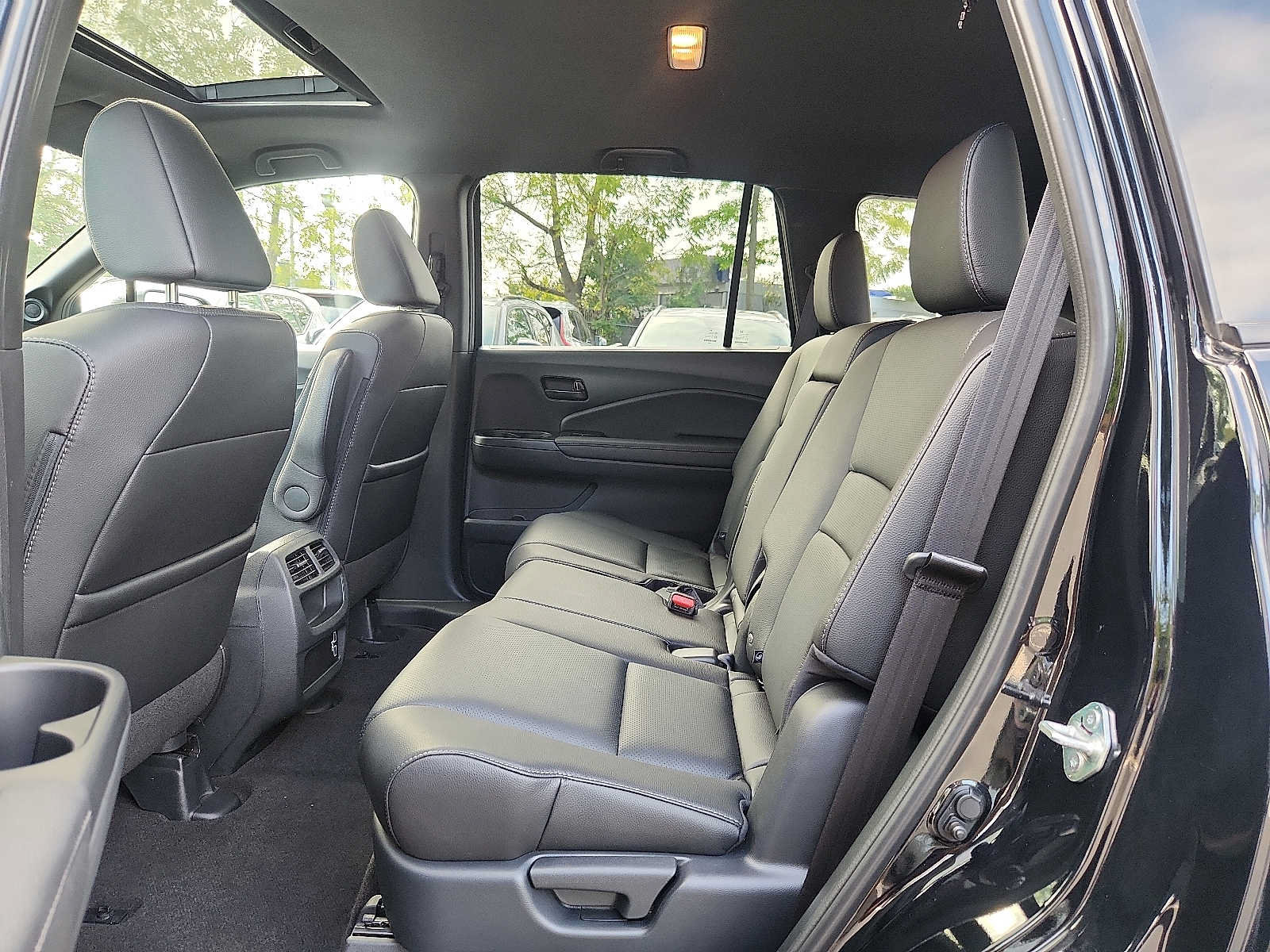 Used 2023 Honda Passport EX-L image 10
