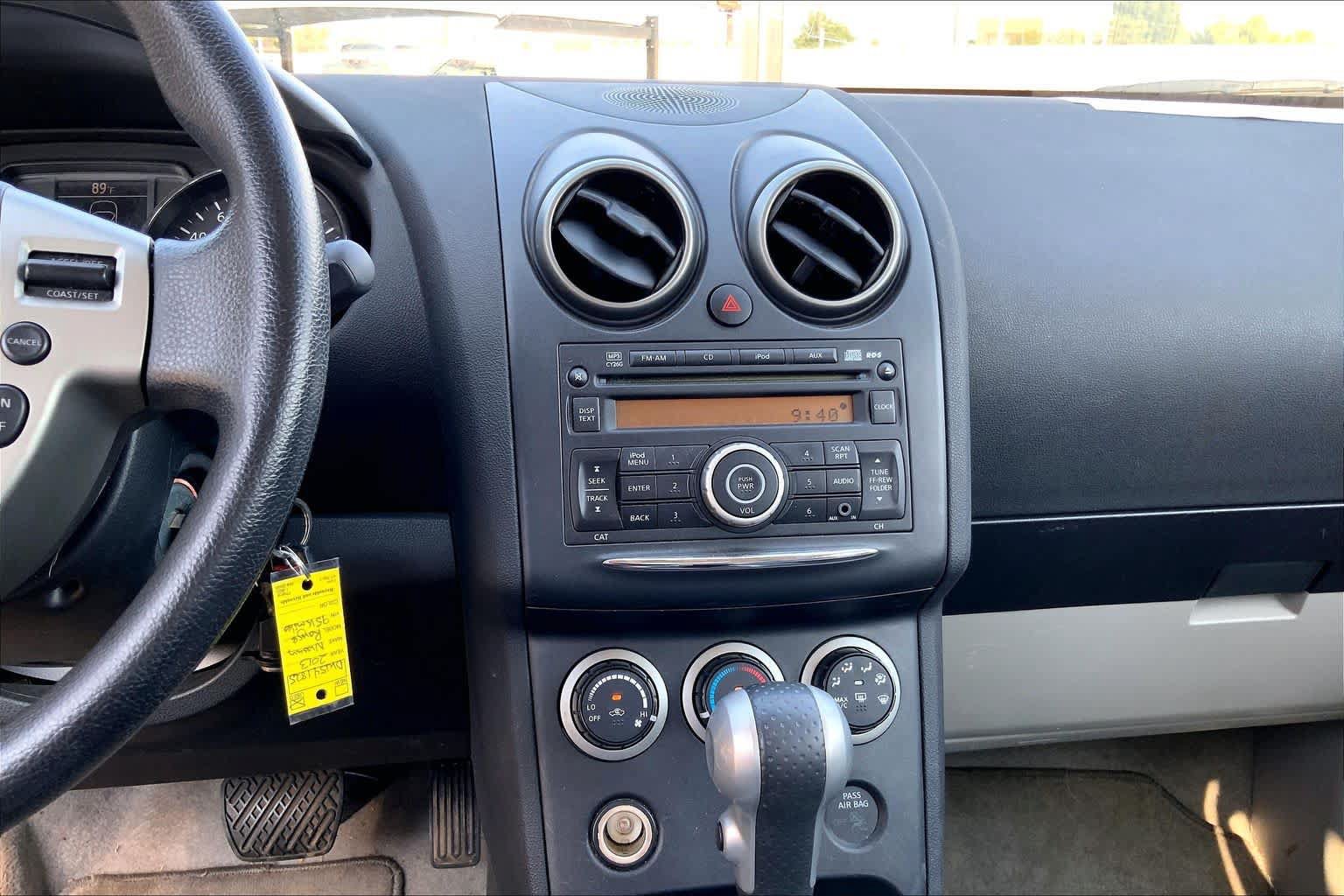 Used 2013 Nissan Rogue S FWD image 29
