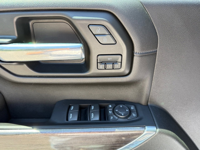 Used 2022 Chevrolet Silverado 2500 LTZ w/ LTZ Plus Package AWD/4WD image 15
