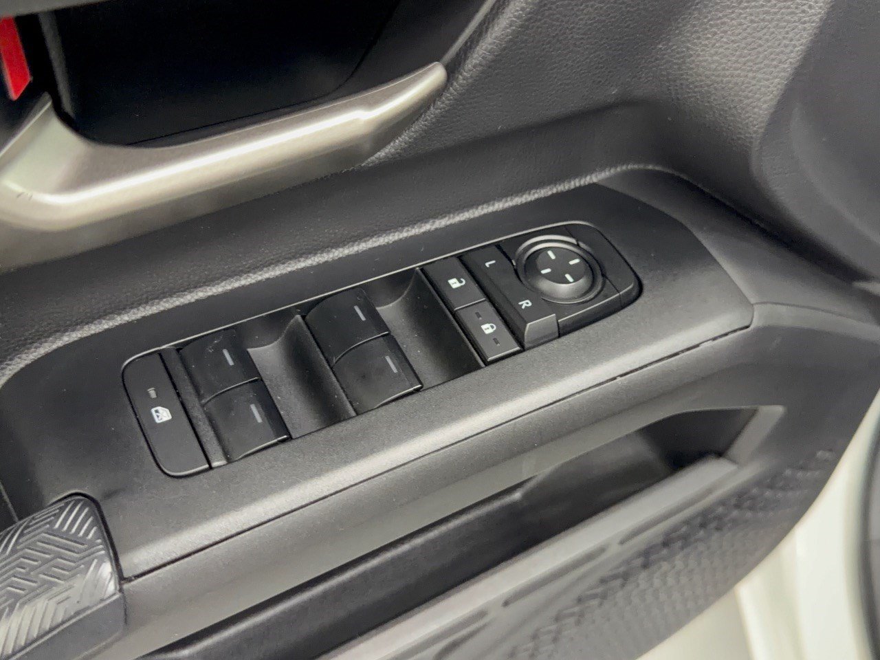 Used 2024 Toyota Tacoma TRD Off-Road AWD/4WD image 15