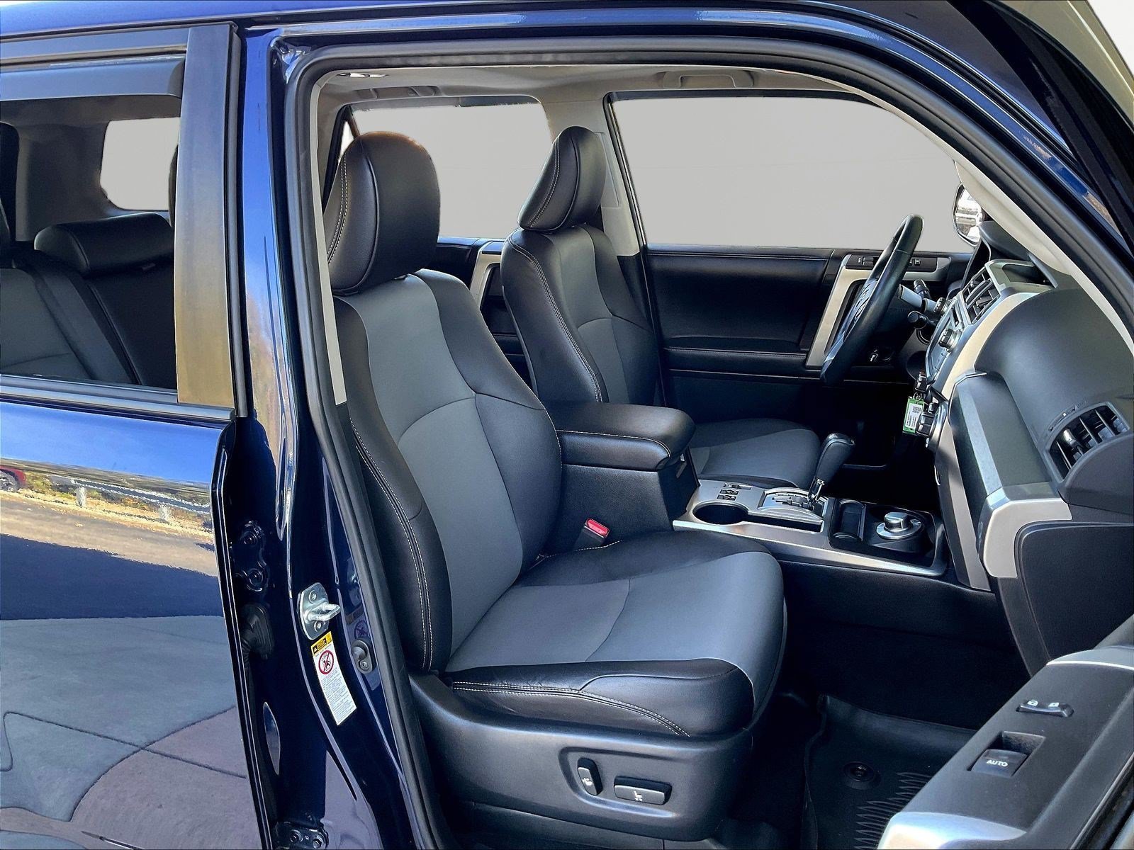 Used 2018 Toyota 4Runner SR5 Premium w/ Wilderness Package AWD/4WD image 29