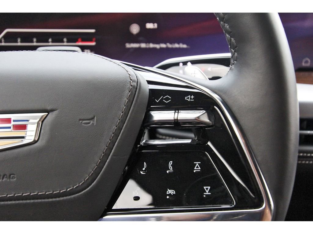 Certified 2025 Cadillac Escalade Sport Platinum w/ LPO, Floor Liner Package image 17