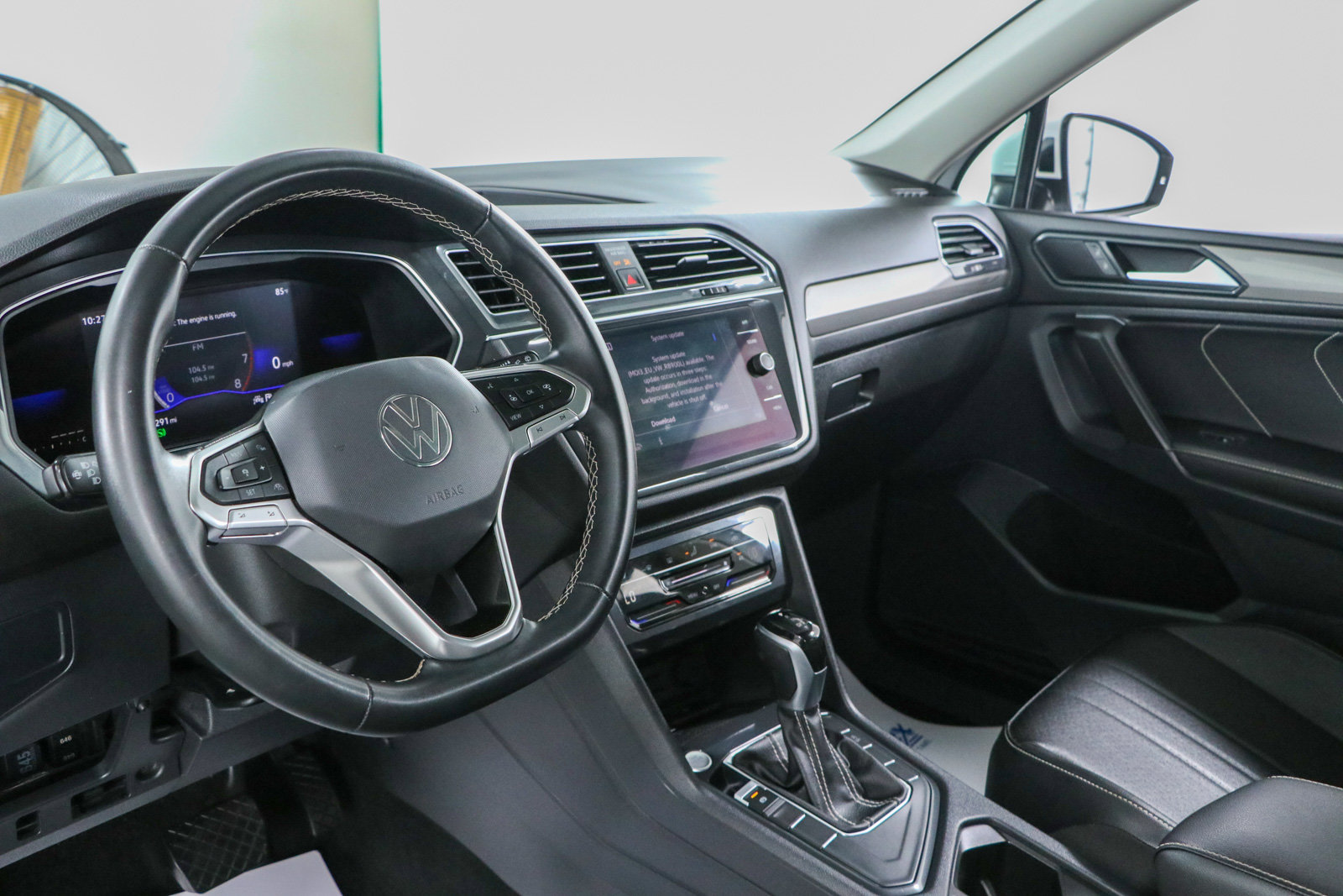 Used 2022 Volkswagen Tiguan SE FWD image 23