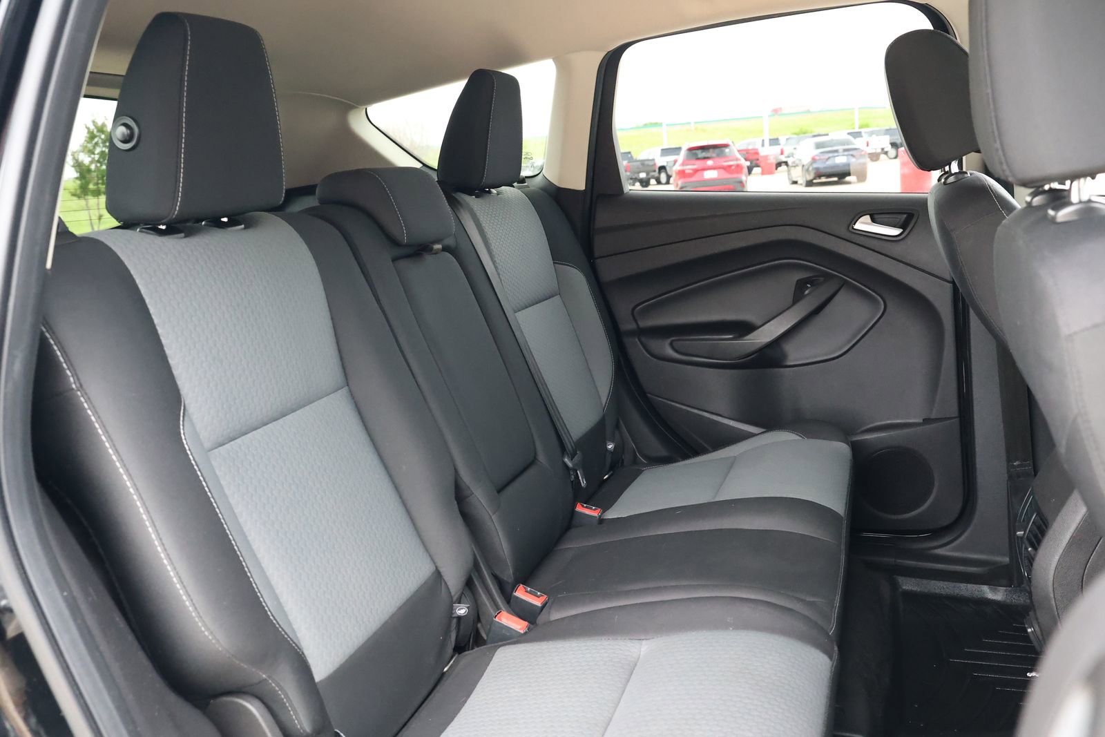 Used 2017 Ford Escape SE AWD/4WD image 29