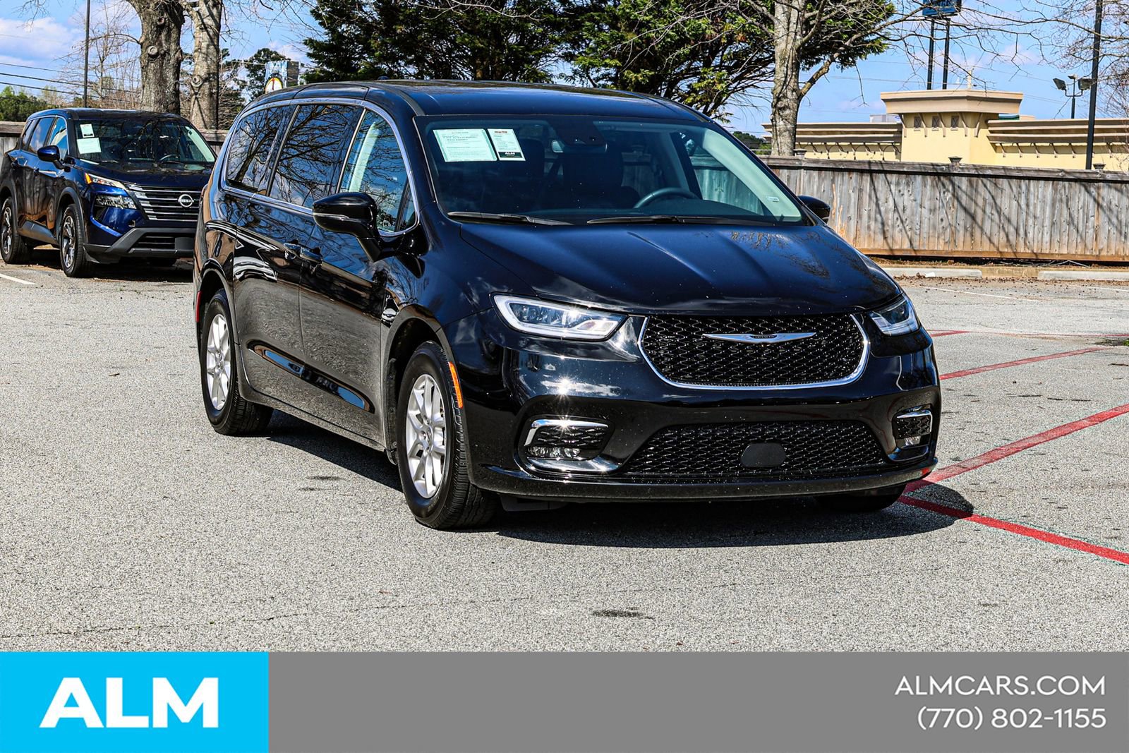 Used 2024 Chrysler Pacifica Touring-L image 6