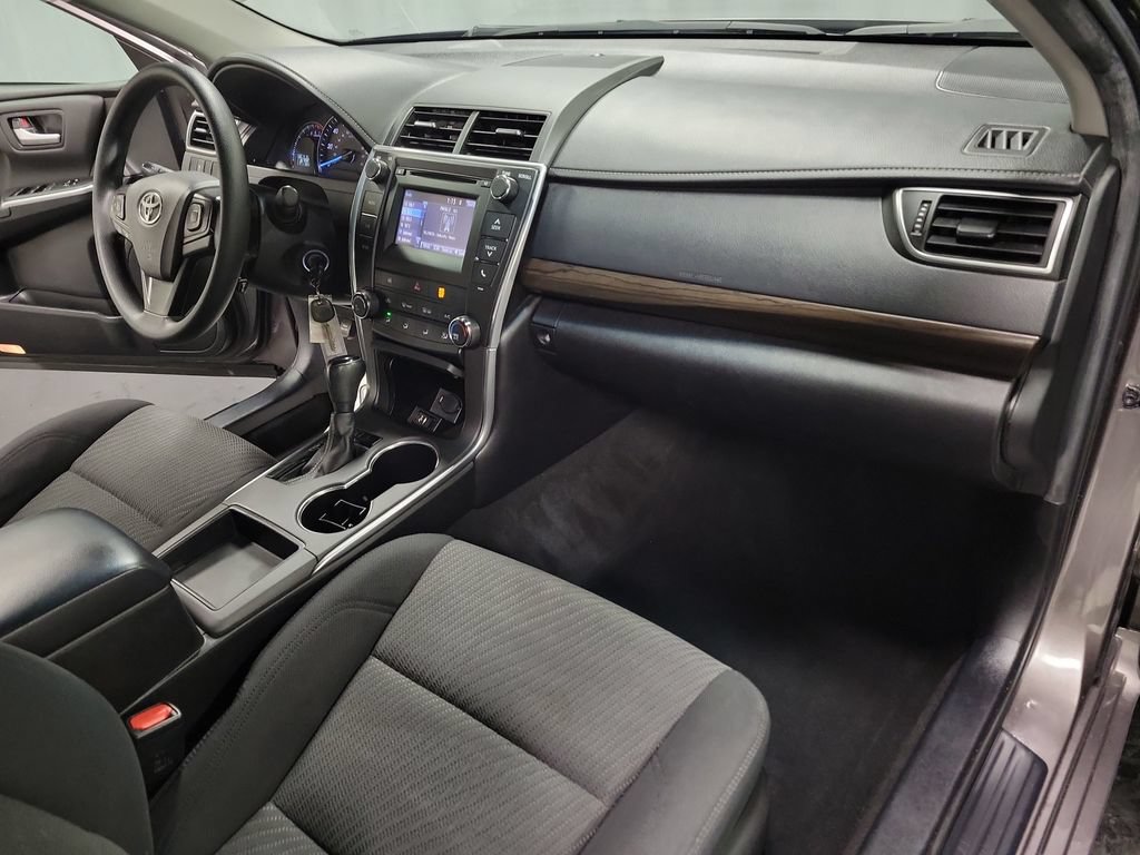 Used 2015 Toyota Camry LE FWD image 26