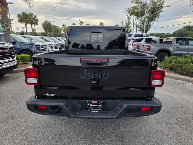 Used 2024 Jeep Gladiator Sport AWD/4WD image 12