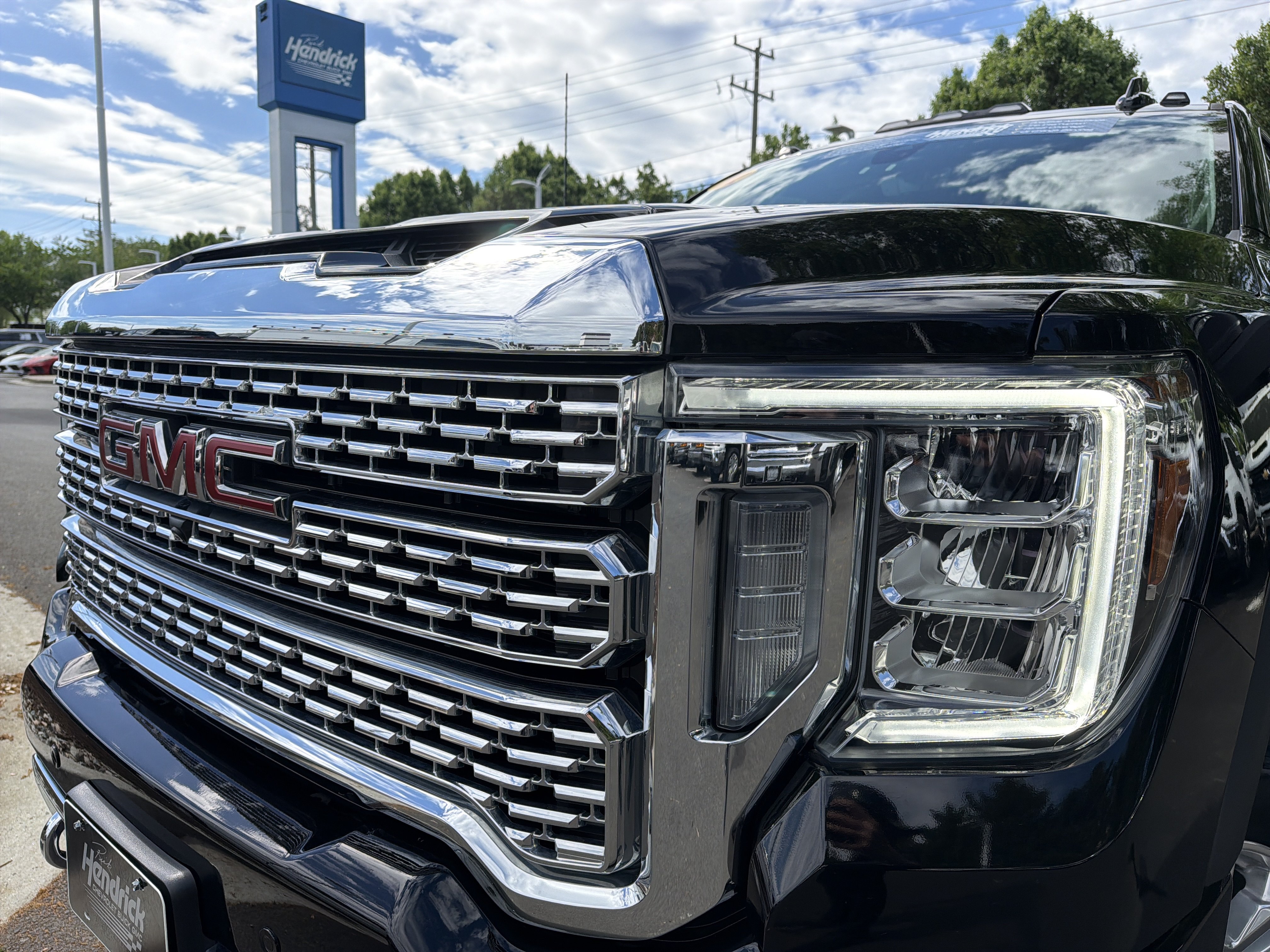 Used 2022 GMC Sierra 2500 Denali w/ Denali Ultimate Package AWD/4WD image 6