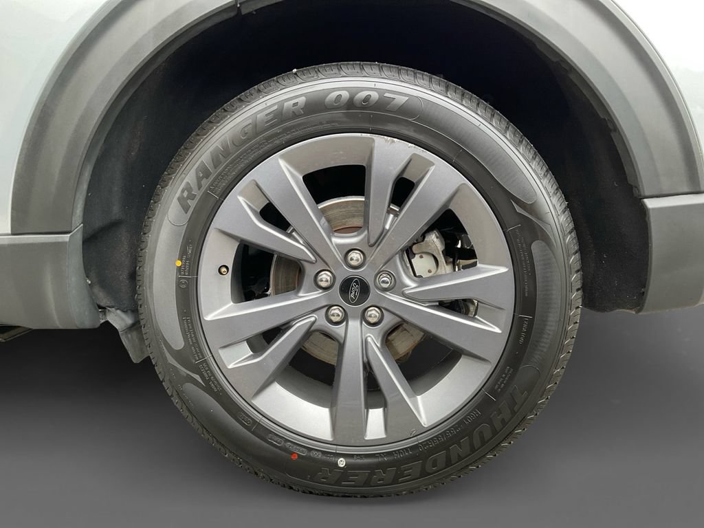 Used 2022 Ford Explorer XLT w/ Equipment Group 202A AWD/4WD image 6