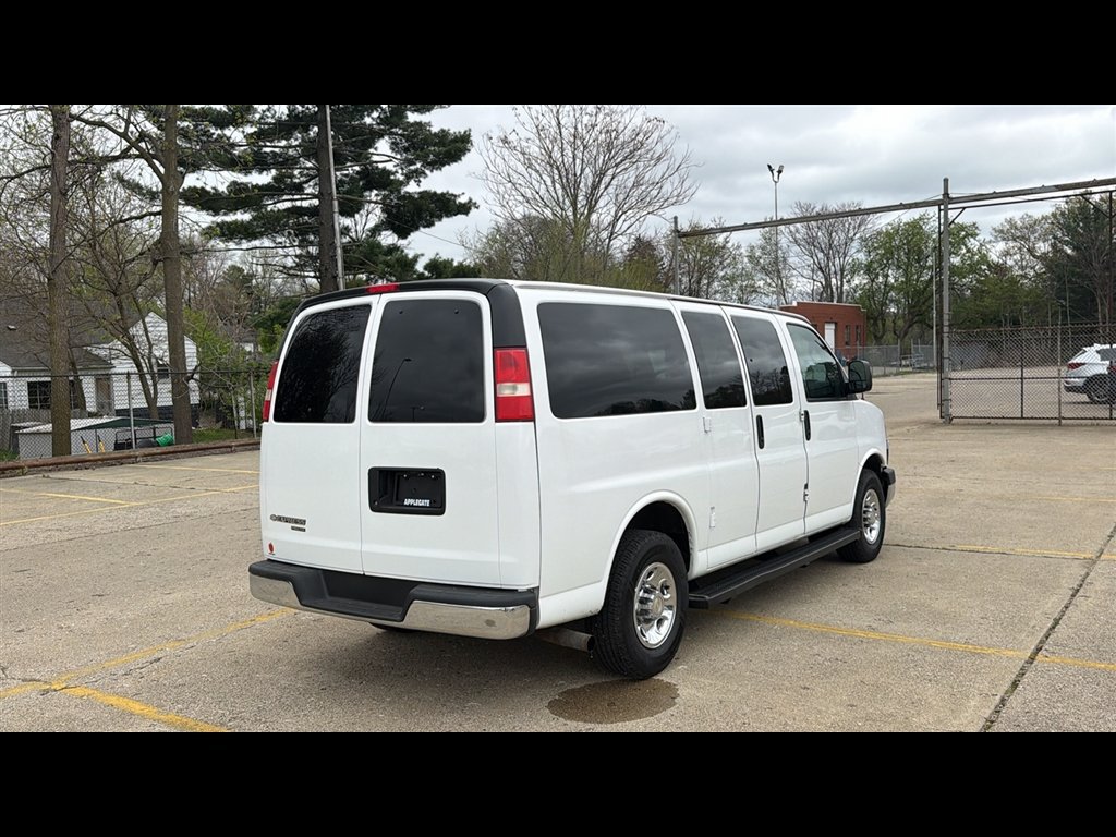 Used 2015 Chevrolet Express 2500 LT w/ LT Preferred Equipment Group RWD image 5