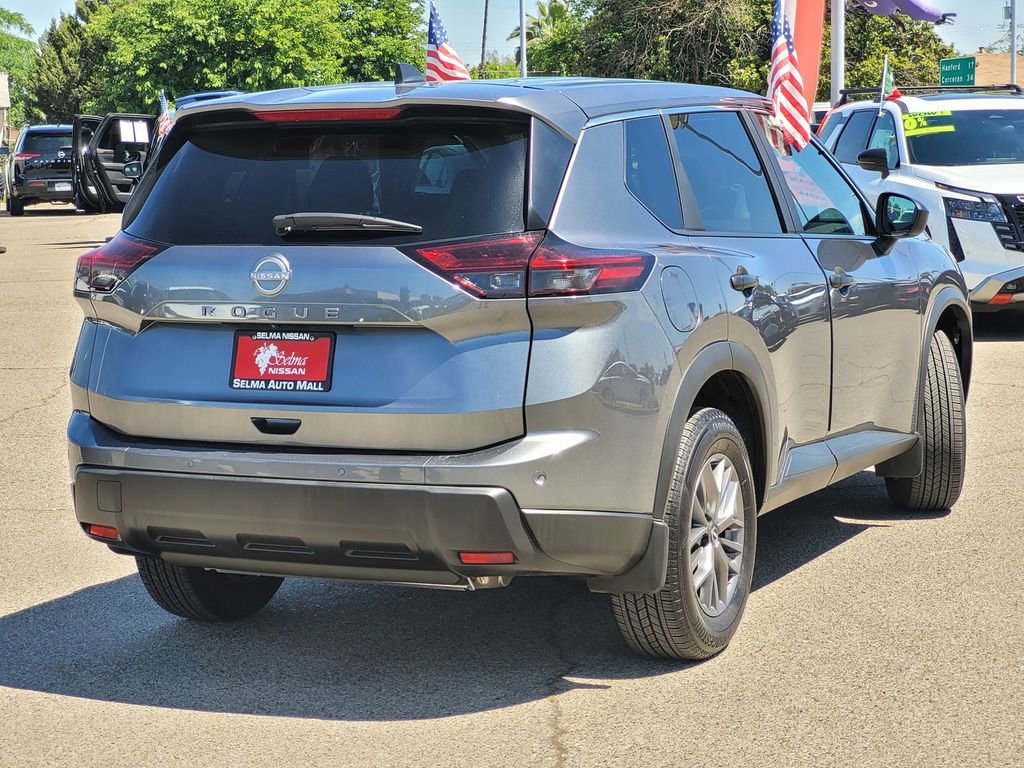 Used 2025 Nissan Rogue S FWD image 5