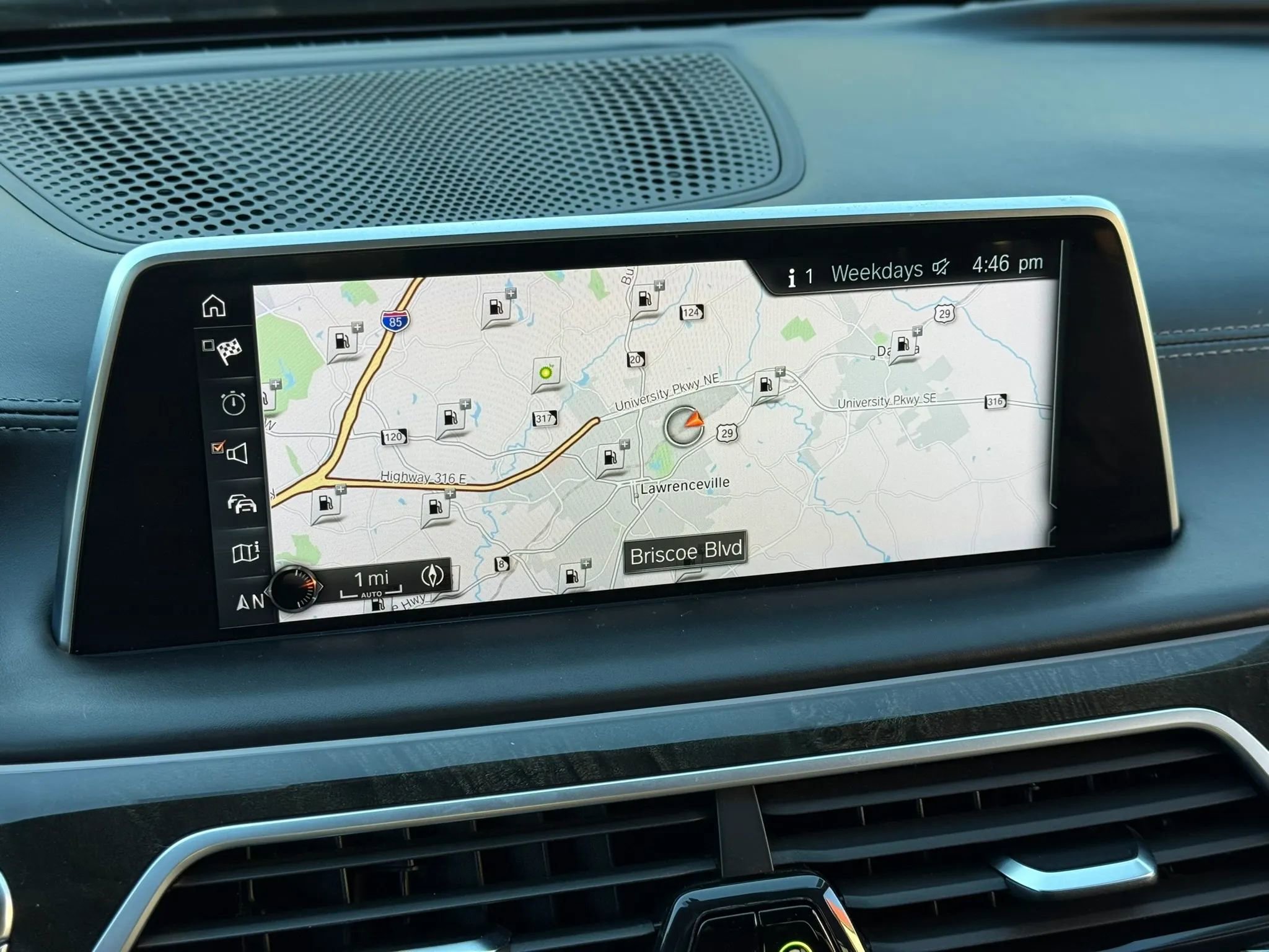 Used 2017 BMW 740i RWD image 21