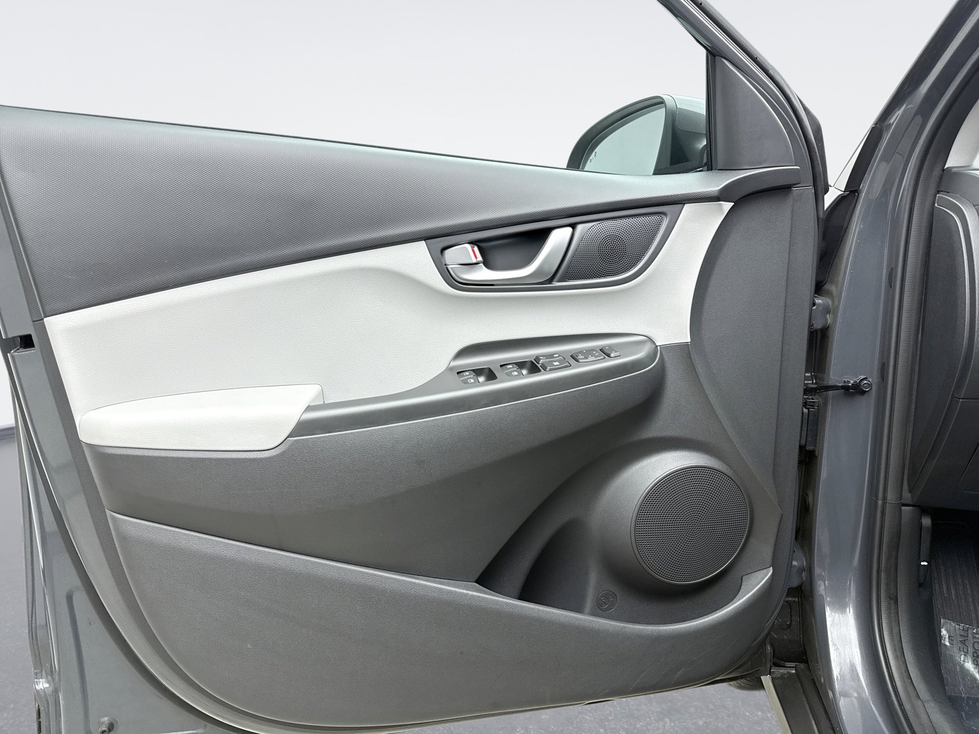 Used 2023 Hyundai Kona SEL w/ Convenience Package image 9