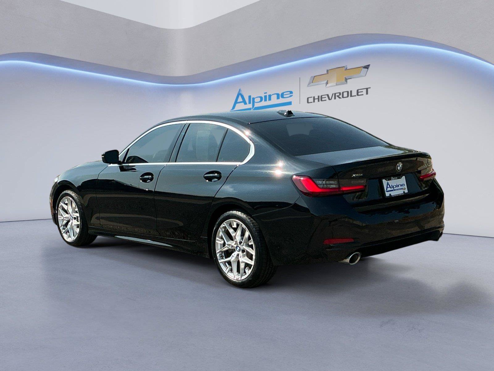 Used 2026 BMW 330i xDrive Sedan AWD/4WD image 3